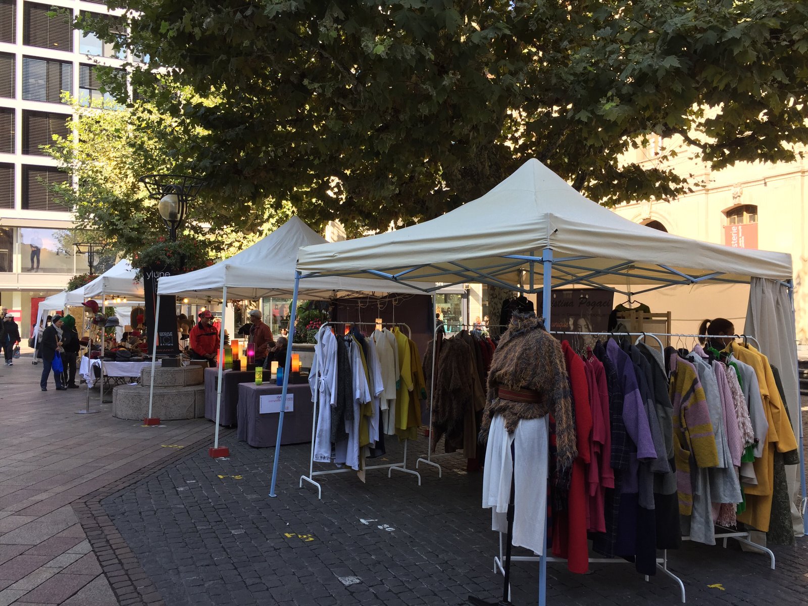 Bazar Solidário e Feira de Artesanato